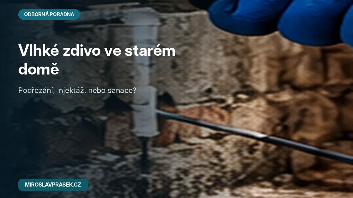 Vlhké omítky a zdivo starého domu během přípravy chemické injektáže